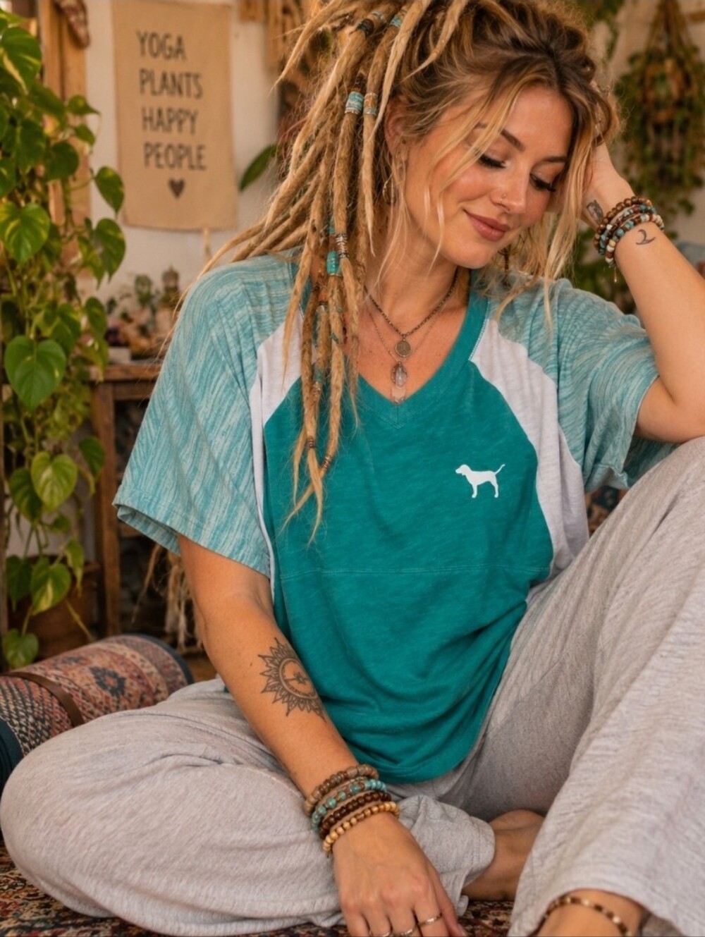4/$15 Victoriaās Secret PINK Y2K 86 Varsity Raglan Tee Turquoise White Size L